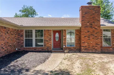 Exterior - 2908 Riverbend Dr, Fort Smith, AR 72903 photo 3 of 9
