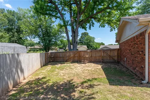 Exterior - 2908 Riverbend Dr, Fort Smith, AR 72903 photo 7 of 9