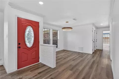 Entry Way - 2908 Riverbend Dr, Fort Smith, AR 72903 photo 2 of 2
