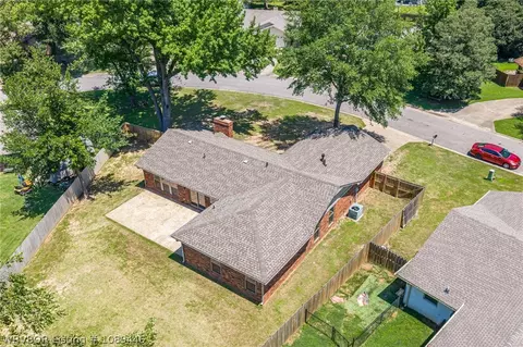 View/Area - 2908 Riverbend Dr, Fort Smith, AR 72903 photo 10 of 11