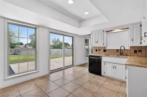 Kitchen - 2908 Riverbend Dr, Fort Smith, AR 72903 photo 1 of 4