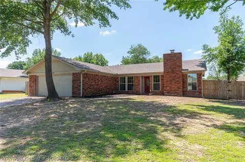 2908 Riverbend Dr, Fort Smith, AR 72903