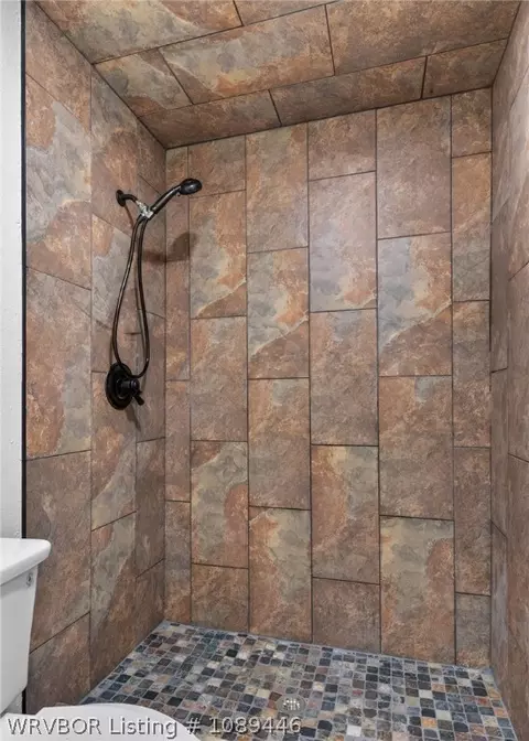 Bath - 2908 Riverbend Dr, Fort Smith, AR 72903 photo 2 of 4