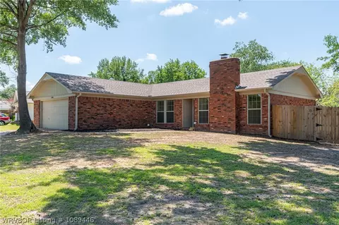 Exterior - 2908 Riverbend Dr, Fort Smith, AR 72903 photo 5 of 9