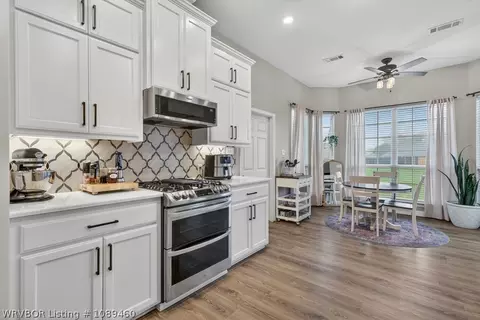 Kitchen - 11505 Springridge Dr, Fort Smith, AR 72916 photo 1 of 4