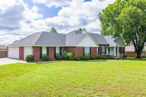 Exterior - 11505 Springridge Dr, Fort Smith, AR 72916 photo 4 of 14