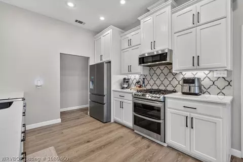 Kitchen - 11505 Springridge Dr, Fort Smith, AR 72916 photo 3 of 4