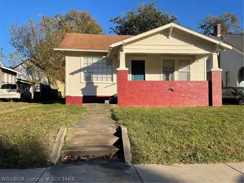 700 Clifton Ct, Fort Smith, AR 72903