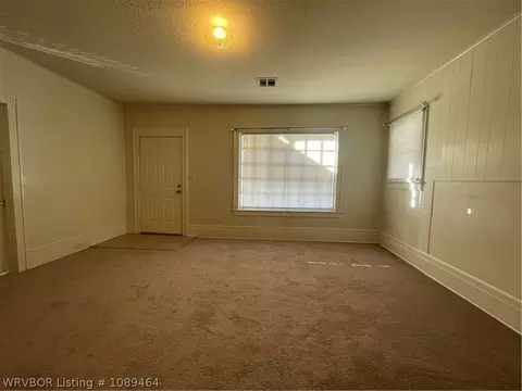 Living - 700 Clifton Ct, Fort Smith, AR 72903 photo 3 of 6