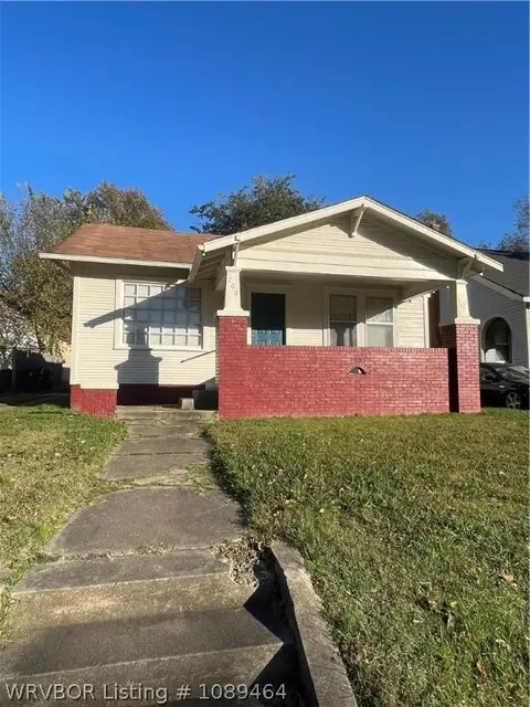 Exterior - 700 Clifton Ct, Fort Smith, AR 72903 photo 4 of 7