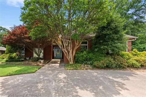 Exterior - 2304 Brigadoon Dr, Fort Smith, AR 72908 photo 2 of 15