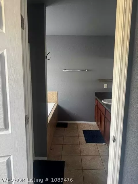 Entry Way - 7704 Huntington Way, Fort Smith, AR 72916 photo 1 of 2