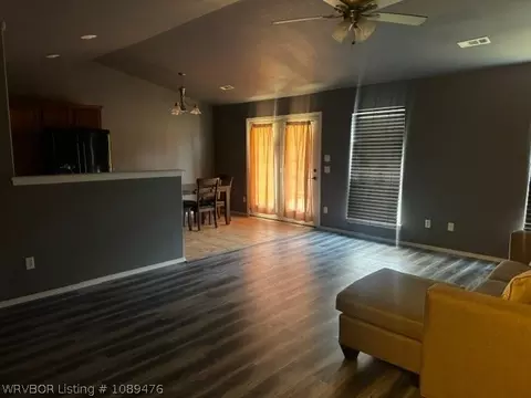 Living - 7704 Huntington Way, Fort Smith, AR 72916 photo 1 of 2