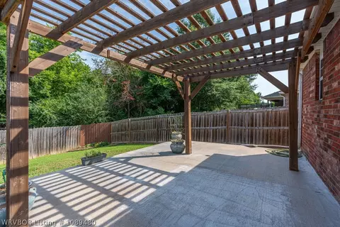 Exterior - 7804 Parkview Dr, Fort Smith, AR 72916 photo 9 of 16