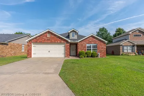 Exterior - 7804 Parkview Dr, Fort Smith, AR 72916 photo 4 of 16