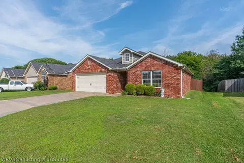 Exterior - 7804 Parkview Dr, Fort Smith, AR 72916 photo 3 of 16