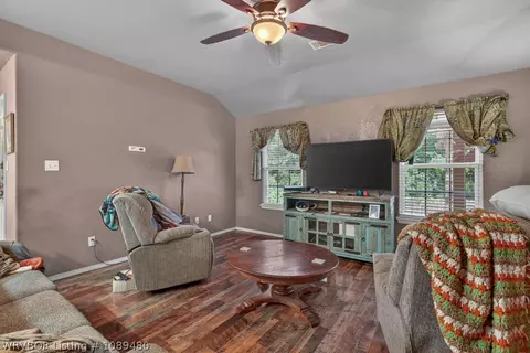 Living - 7804 Parkview Dr, Fort Smith, AR 72916 photo 1 of 2