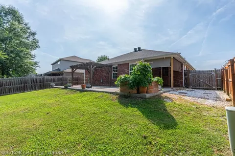 Exterior - 7804 Parkview Dr, Fort Smith, AR 72916 photo 13 of 16