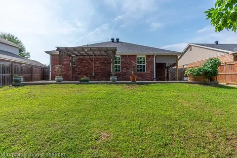 Exterior - 7804 Parkview Dr, Fort Smith, AR 72916 photo 12 of 16