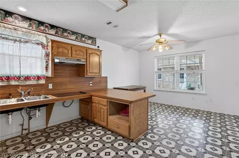 Kitchen - 1133 E Highway 45, Fort Smith, AR 72916 photo 6 of 7