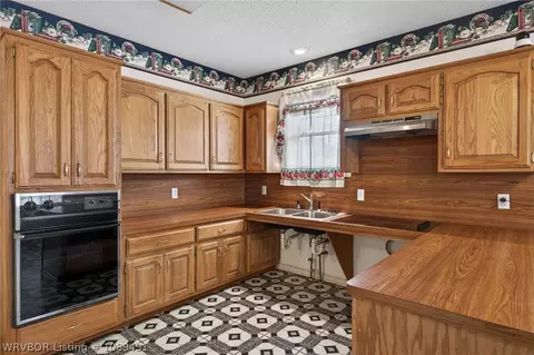 Kitchen - 1133 E Highway 45, Fort Smith, AR 72916 photo 5 of 7