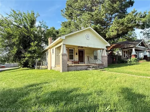 Exterior - 2201 S L St, Fort Smith, AR 72901 photo 2 of 8
