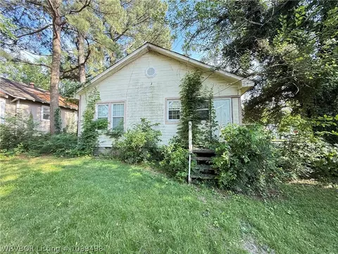 Exterior - 2201 S L St, Fort Smith, AR 72901 photo 5 of 8