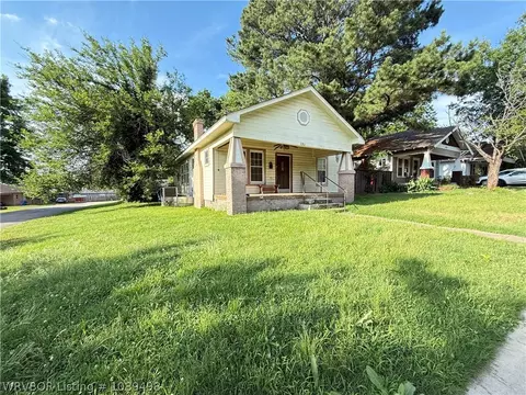 Exterior - 2201 S L St, Fort Smith, AR 72901 photo 3 of 8