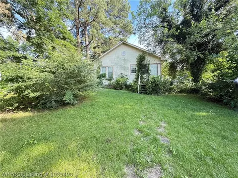 Exterior - 2201 S L St, Fort Smith, AR 72901 photo 4 of 8