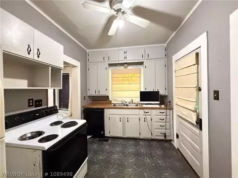 Kitchen - 2201 S L St, Fort Smith, AR 72901 photo 1 of 2
