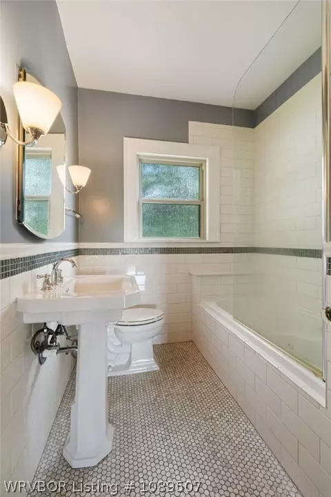 Bath - 54 Hiland Dr, Fort Smith, AR 72901 photo 2 of 3