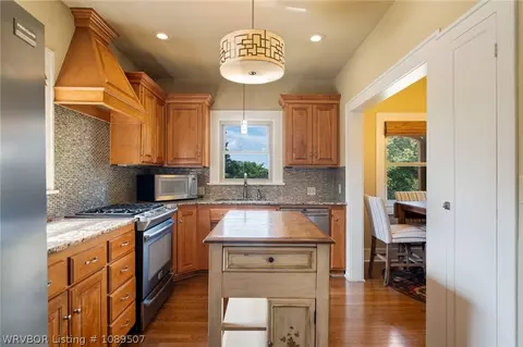 Kitchen - 54 Hiland Dr, Fort Smith, AR 72901 photo 3 of 4