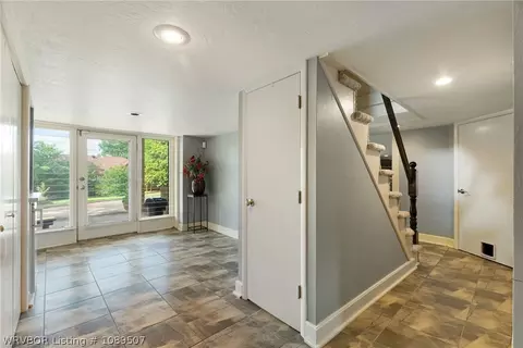 Entry Way - 54 Hiland Dr, Fort Smith, AR 72901 photo 3 of 3