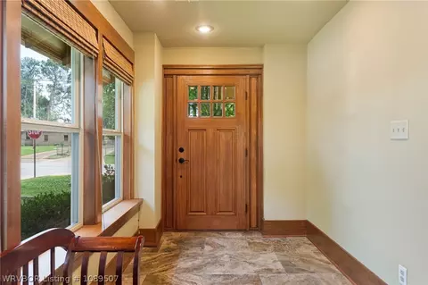 Entry Way - 54 Hiland Dr, Fort Smith, AR 72901 photo 1 of 3