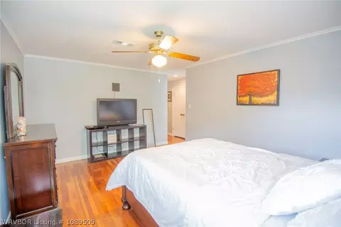 Bedroom - 421 N 49th St, Fort Smith, AR 72903 photo 2 of 5