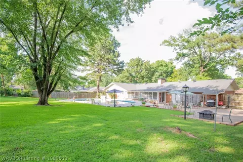 Exterior - 421 N 49th St, Fort Smith, AR 72903 photo 9 of 11