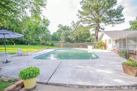 Exterior - 421 N 49th St, Fort Smith, AR 72903 photo 8 of 11