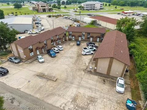 305 Pleasant Valley Rd, Poteau, OK 74953