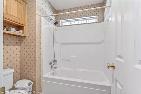 Bath - 5907 Cedar Break Dr, Fort Smith, AR 72916 photo 6 of 6