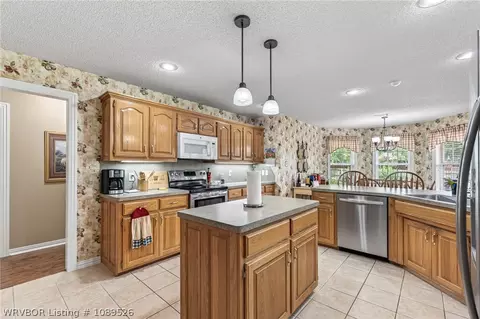 Kitchen - 5907 Cedar Break Dr, Fort Smith, AR 72916 photo 1 of 6