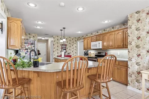 Kitchen - 5907 Cedar Break Dr, Fort Smith, AR 72916 photo 5 of 6