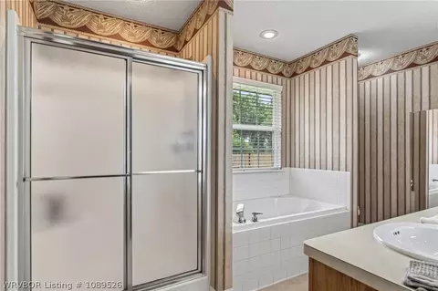 Bath - 5907 Cedar Break Dr, Fort Smith, AR 72916 photo 1 of 6