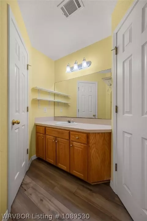 Bath - 1907 Horne St, Lavaca, AR 72941 photo 1 of 6