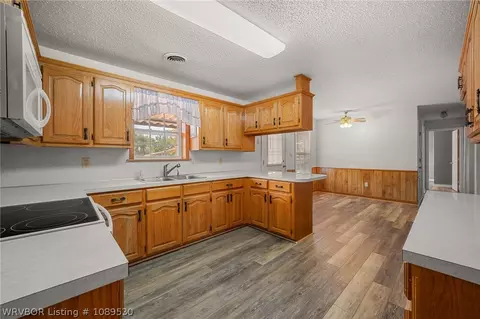 Kitchen - 1907 Horne St, Lavaca, AR 72941 photo 4 of 4