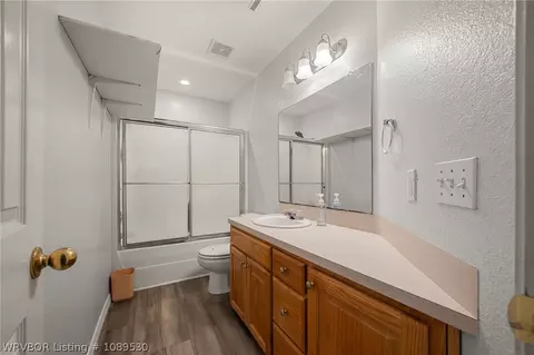 Bath - 1907 Horne St, Lavaca, AR 72941 photo 3 of 6