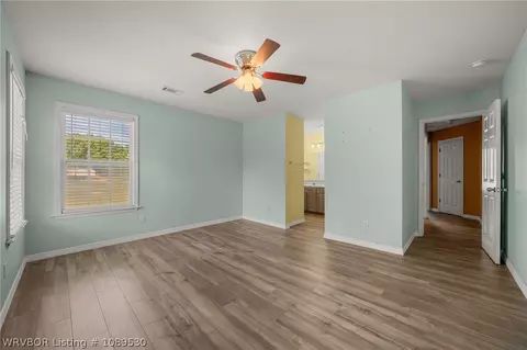 Bedroom - 1907 Horne St, Lavaca, AR 72941 photo 4 of 11