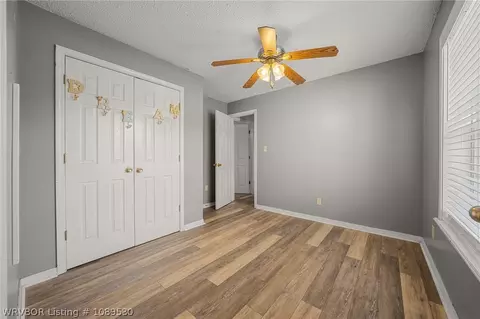 Bedroom - 1907 Horne St, Lavaca, AR 72941 photo 9 of 11