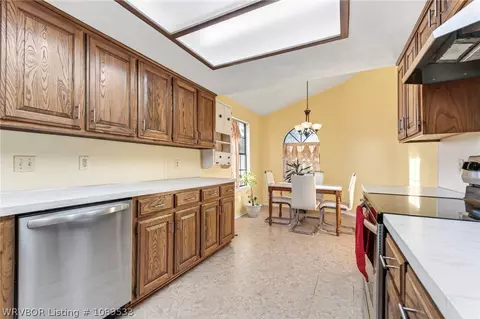 Kitchen - 1300 Princeton Dr, Fort Smith, AR 72908 photo 3 of 6