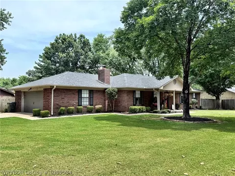 Exterior - 911 E Hazel St, Sallisaw, OK 74955 photo 7 of 9