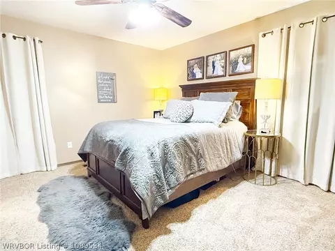 Bedroom - 911 E Hazel St, Sallisaw, OK 74955 photo 2 of 11